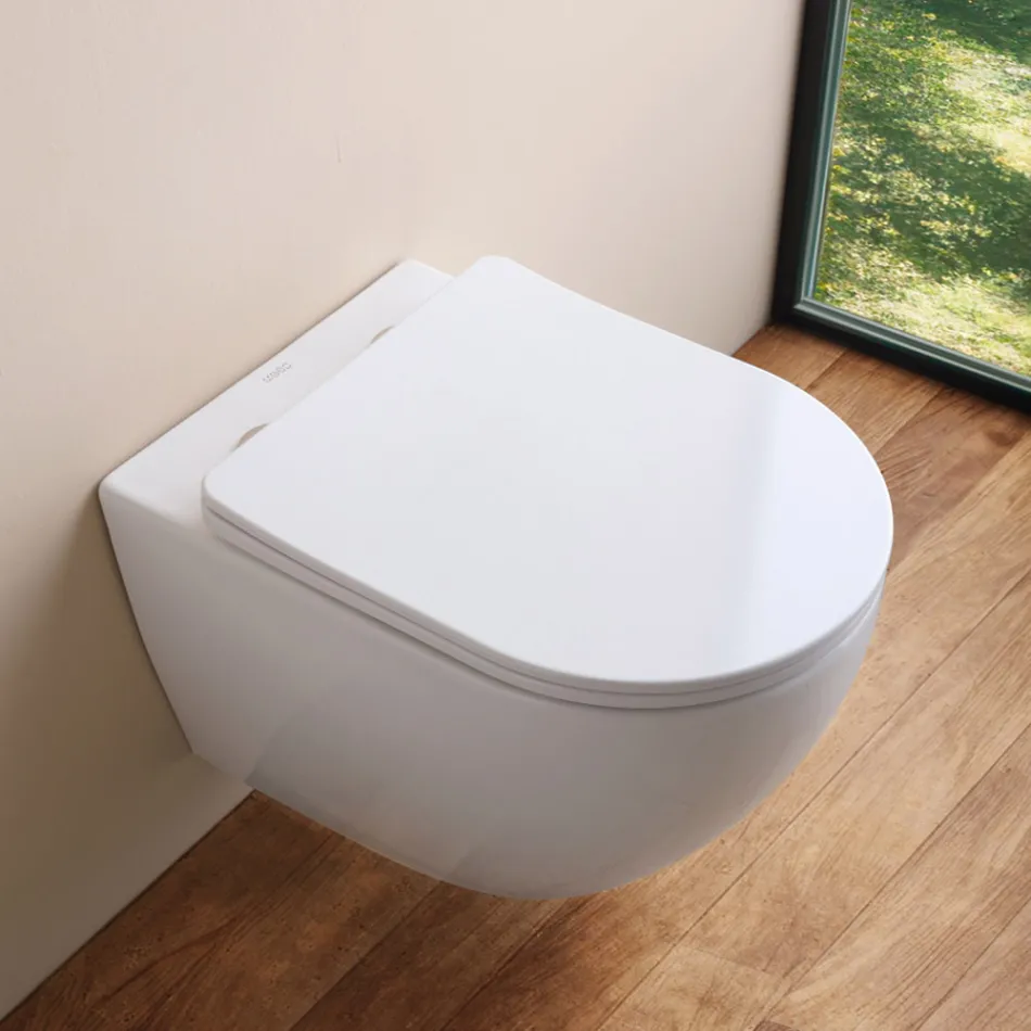 Wandhängendes, spülrandloses WC mit Soft-Close-Keramiksitz – Juniper   Viadurini