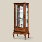 Luxuriöse Wohnzimmervitrine aus klassischem Walnussholz Made in Italy – Hastings Viadurini