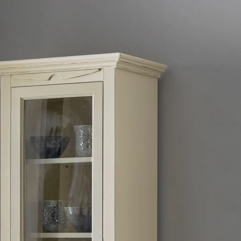 Vitrine aus Holz mit patiniertem Elfenbein-Finish. Hergestellt in Italien – Fosta Viadurini